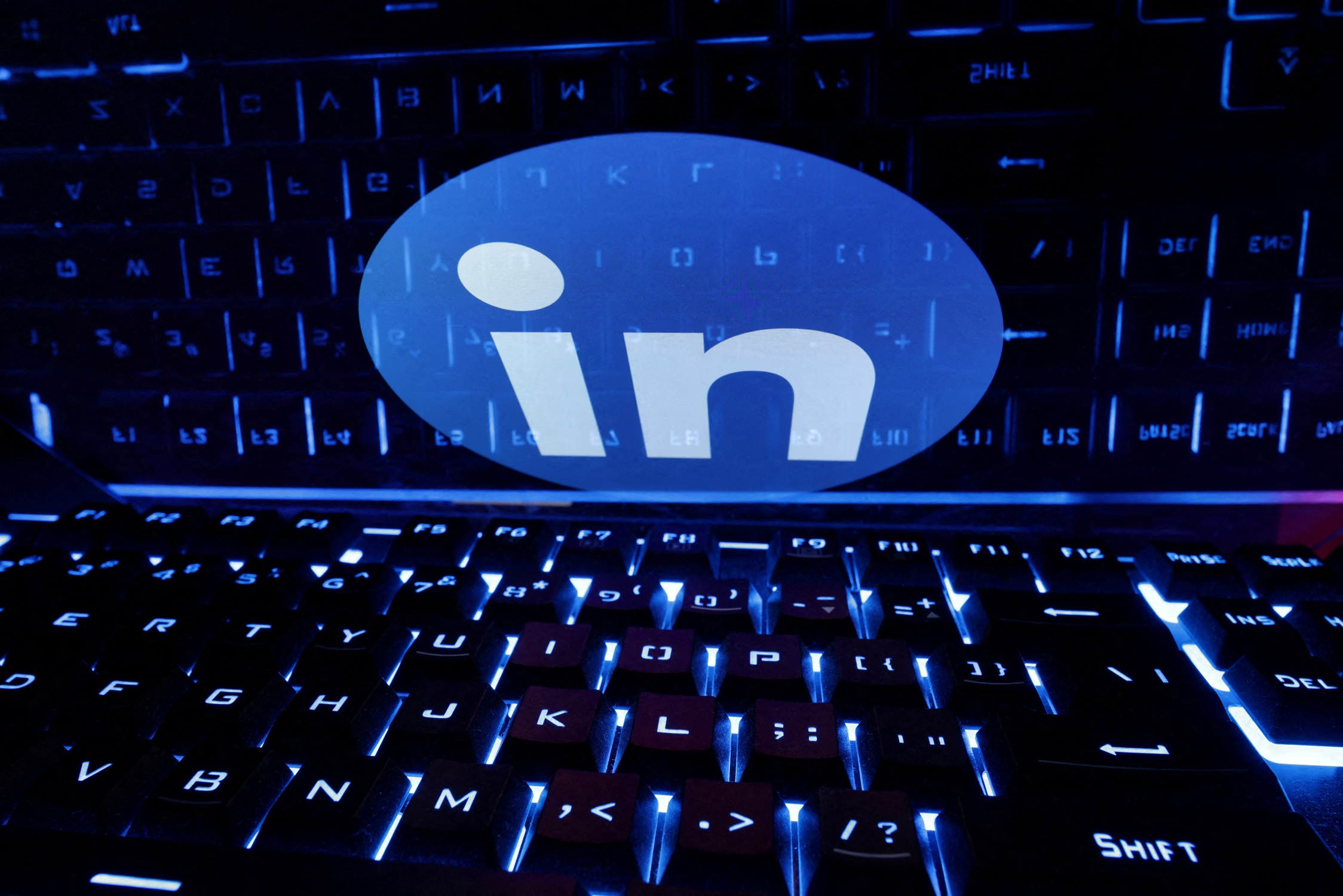 LinkedIn voegde nieuwe AI-functies toe voor werkzoekenden en meldde 1 miljard gebruikers te hebben bereikt LinkedIn voegde nieuwe AI-functies toe voor werkzoekenden en meldde 1 miljard gebruikers te hebben bereikt